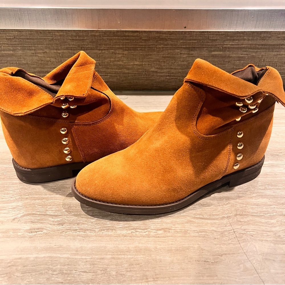 New Booties! Made in Italy, tan leather flex-sole go w/everything boot/shoe